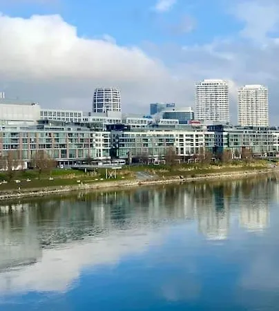 Apartman Eurovea 2bedroom By Danube Free Parking